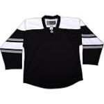 Análisis de camisetas de los Angeles Kings: ¿Cuál sería el personaje ideal para un cómic de manga?